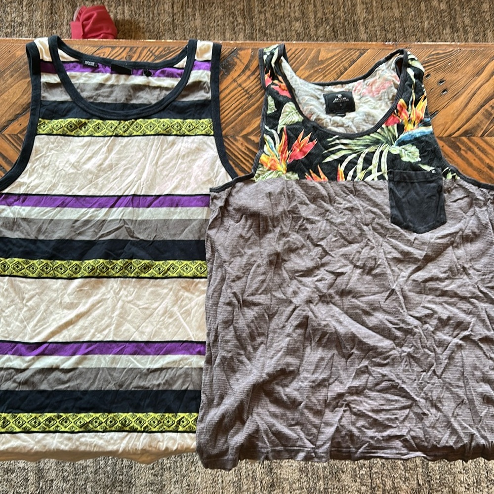 Men’s tank bundle. Size large.